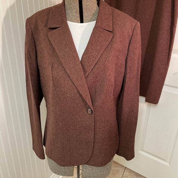Collections for LeSuit Size 14 Brown Suit with maxi skirt and jacket - Picture 2 of 12